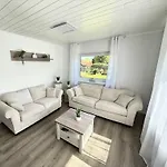 Feines Mit Balkon & Terrasse In Ruhiger Gegend 아파트