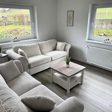 Апартаменты Feines Mit Balkon & Terrasse In Ruhiger Gegend Шлиц