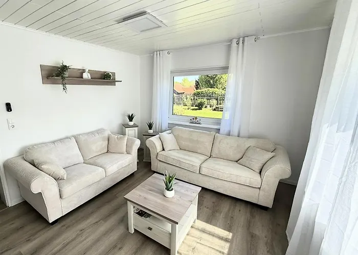 Feines Mit Balkon & Terrasse In Ruhiger Gegend Apartman